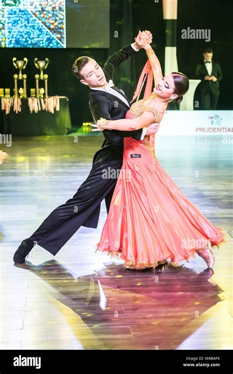 dancers dancing standard dance Stock Photo - Alamy