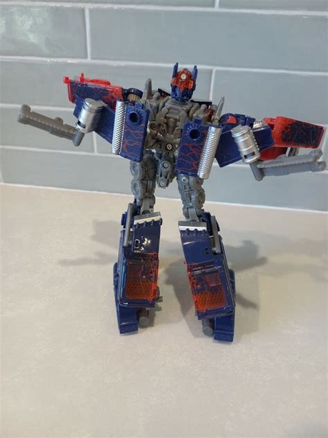 Transformers Dark Of The Moon Optimus Prime Voyager Cla