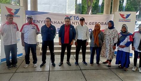 Aksi Nyata Peduli Umkm Partai Perindo Bagikan Tiga Gerobak Ke Pedagang