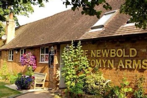 dog walk  newbold comyn warwickshire walkiees