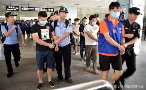 浙、滇警方跨境摧毀一特大網絡詐騙團伙，161名犯罪嫌疑人今被押解到杭 每日頭條