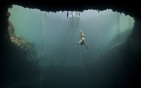 The Wonder of Dean’s Blue Hole in the Bahamas | The BackPackers