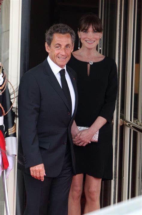 Vidéo Nicolas Sarkozy et son épouse Carla Bruni en mai 011 Purepeople