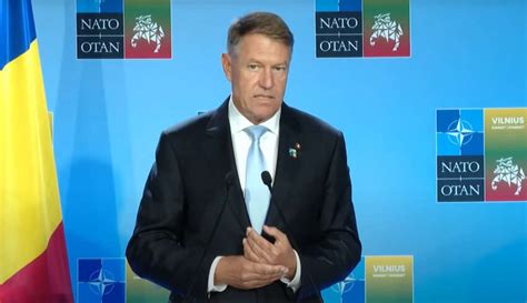 Turistul de lux și candidat la șefia NATO Klaus Iohannis va participa