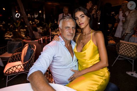 Photos David Ginola Charmeur Tactile Avec Une H Tesse Des Spectateurs