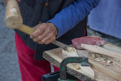 Torna La Fierucola Dei Legnaioli In Piazza Ognissanti La Notte Online