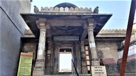 Jama Masjid Ahmedabad one of the biggest mosques in India » travfoodie ...