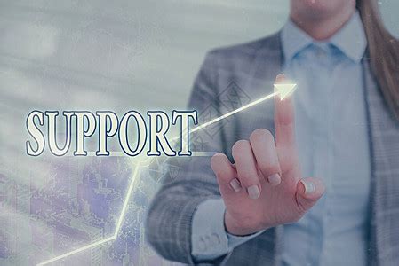 显示支持的书写笔记维护维持坚持的商业理念意味着坚持和维护西装中的人指向板 …