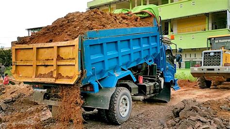 Dump Truk Mobil Truk Pengangkut Tanah Timbunan Jomplang Muatan YouTube