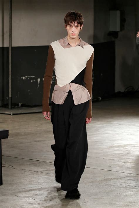 Dries Van Noten show, Runway, Menswear, Fall Winter 2023, Paris Fashion Week, Runway Look #21 ...