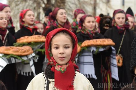 Parada Costumelor Populare Peste De Copii Din Mai Multe Jude E