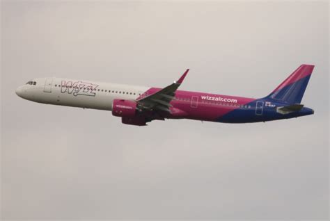 G WUKP G WUKP Wizz Air UK Airbus A 321 271nx At LGW 28 09 Flickr