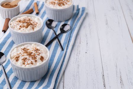 Canjica ou munguza típico creme doce de milho branco brasileiro