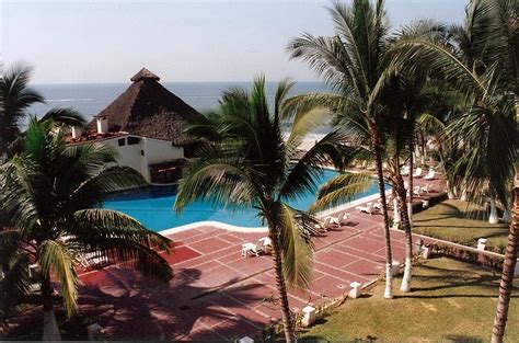 Bahia del Sol Beach Resort | RedWeek