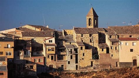 La Pobla De Massaluca Encimbellada Entre Molins