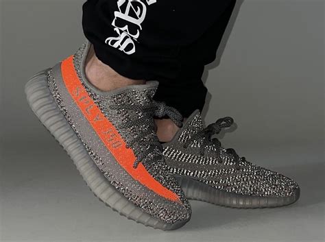 Model Ikonik Yeezy Boost 350 V2 Hadir Kembali Dengan Beluga Reflective