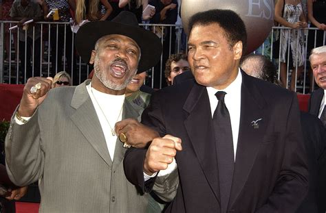 Fight of the Century Anniversary: See Muhammad Ali, Joe Frazier Statue