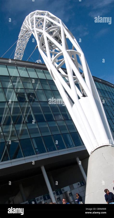 Wembley Stadium Arch Stock Photo - Alamy