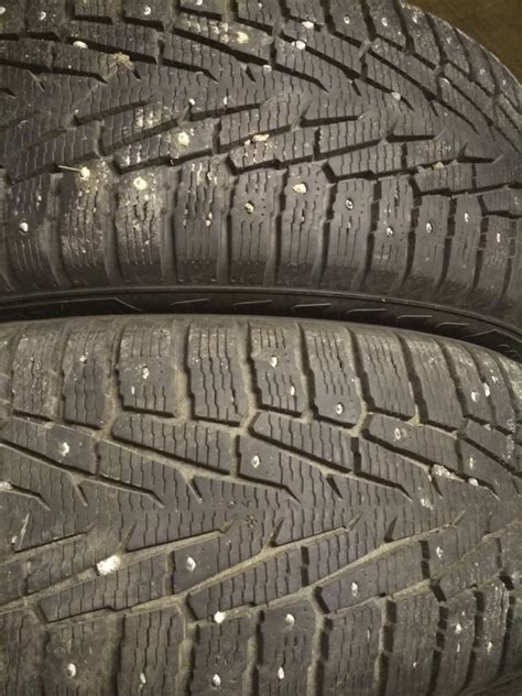 Шины зимние шипованные Nokian 245/55 R19 на Toyota Highlander (XU50). Б ...