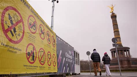 Silvester In Berlin Polizei Und Feuerwehr Sehen Sich Vorbereitet