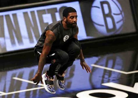 NBA Multa A Kyrie Irving Por Violar Protocolos Por COVID 19