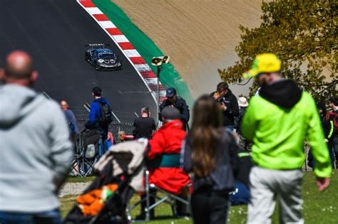 Barwell Motorsport Gt World Challenge Europe Brands Hatch