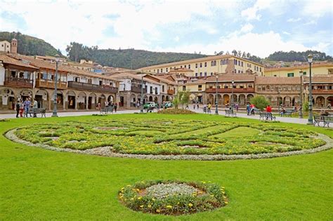 Premium Photo Street Scene Of Plaza De Armas In Historical Center Of