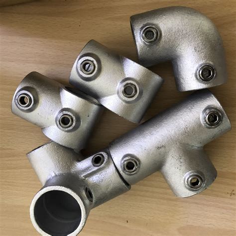 Malleable Iron Pipe Fittings Galvanized Surface Treatment Key Clamps