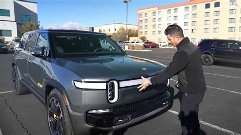 This Tesla Model X Owner Bought A Rivian R1S: Which Is Better?