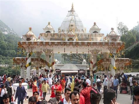 श्री माता वैष्णो देवी में सुरक्षा बढ़ाई जम्‍मू और कटरा में सुरक्षा बल