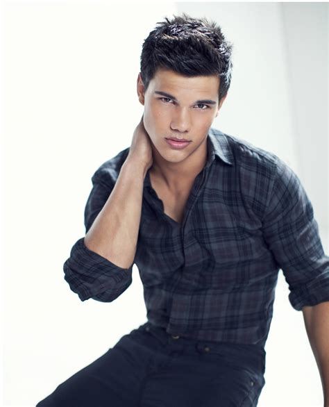 Picture of Taylor Lautner in General Pictures - taylor_lautner_1294847638.jpg | Teen Idols 4 You