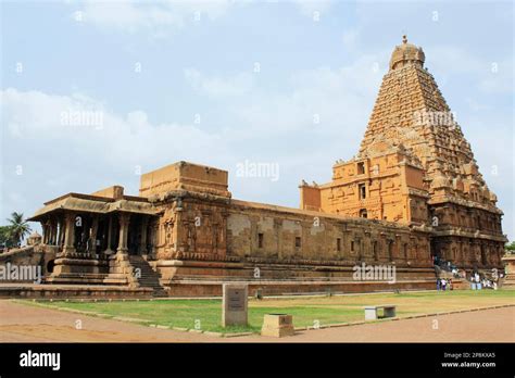 Brihadeshwara Temple Hindu Temple Built In A Chola Architectural Style