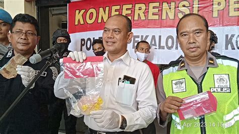 Dua Pengedar Narkotika Dan Obat Obatan Tanpa Ijin Edar Ditangkap Polisi