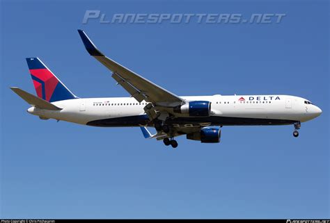 N184DN Delta Air Lines Boeing 767 332ER WL Photo By Chris Pitchacaren