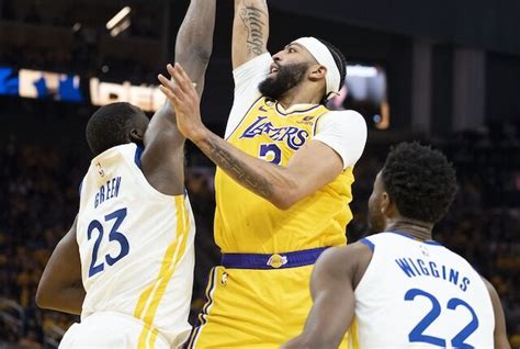 Lakers Injury Update Anthony Davis Leaves Game 5 Against Warriors In