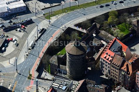 Nürnberg von oben Turm Bauwerk Frauentorturm in Nürnberg im