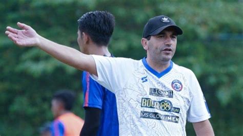 Arema Fc Dan Persikabo Sama Sama Tampil Pincang Ini Komentar Eduardo