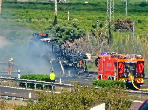 El Incendio De Un Veh Culo Obliga A Cortar La Ap En Benic Ssim