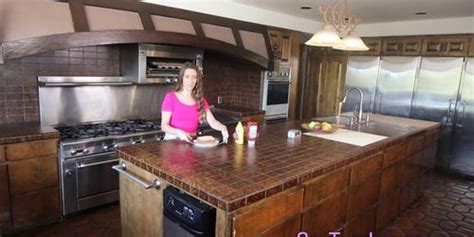 Big Booty Lesbian Babe Licking Pussy Tnaflix