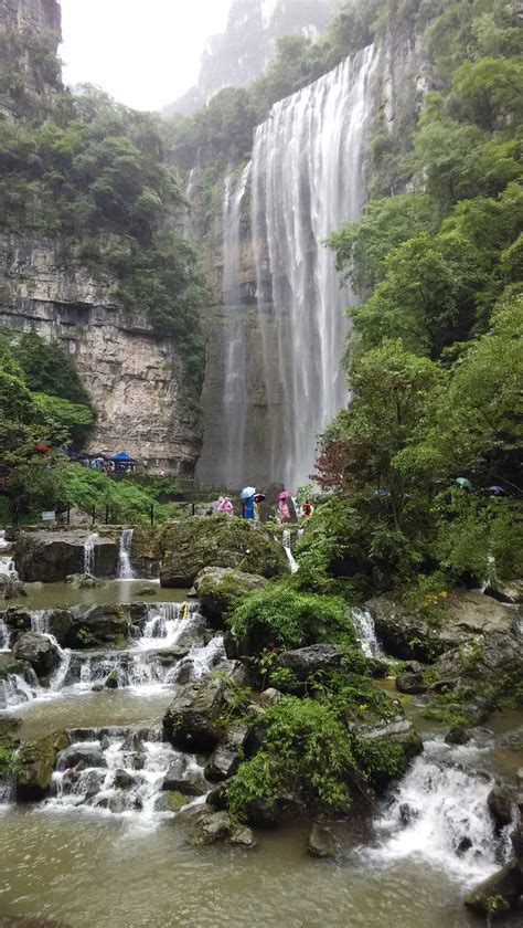 【携程攻略】宜昌三峡大瀑布景点三峡大瀑布原名白果树瀑布，被誉为“中国十大名瀑”之一，感觉与黄果