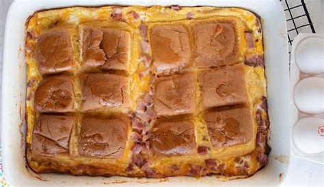 Hawaiian Roll Breakfast Casserole | Eggland's Best