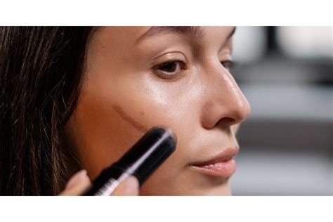 11 Best Contour Makeup: Be a Pro in Sculpting Your Face