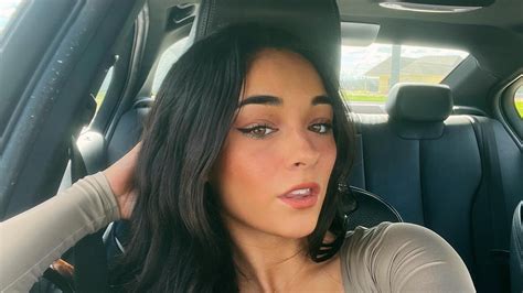 Olivia Dunne Lsu Teammate Elena Arenas Wows In Busty Car Selfies As