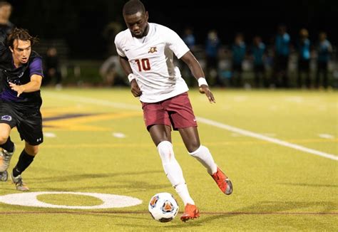 Soccer Masculin Les Cadets Se Qualifient Pour Les Demi Finales De