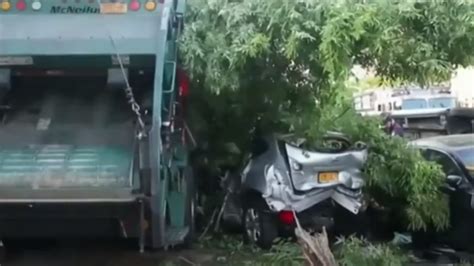 Drunk Brooklyn Garbage Truck Driver Cleans Up Cars Perthnow