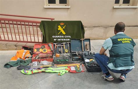 Detenidos 3 jóvenes por robar material de construcción en Cisneros