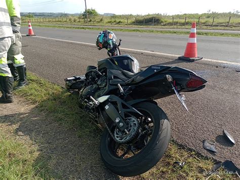 Como Proceder Diante De Um Motociclista Acidentado - Motociclista fica ferido após acidente com caminhão em rodovia de ...