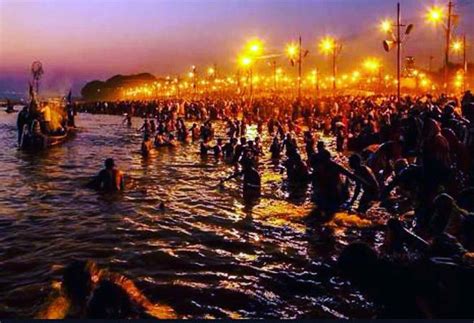 Kumbh Mela 2019: Devotees gathered at Sangam Ghat on Maghi Purnima