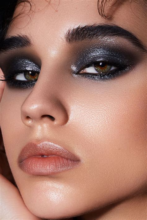 Smokey Eyes Inspiration Sparkly Makeup Black Eye Makeup Grey Makeup