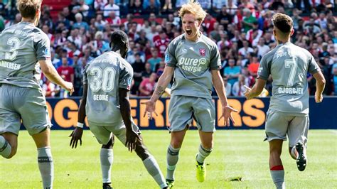 Feyenoord Boekt Nipte Zege Op FC Twente In Eerste Competitieduel